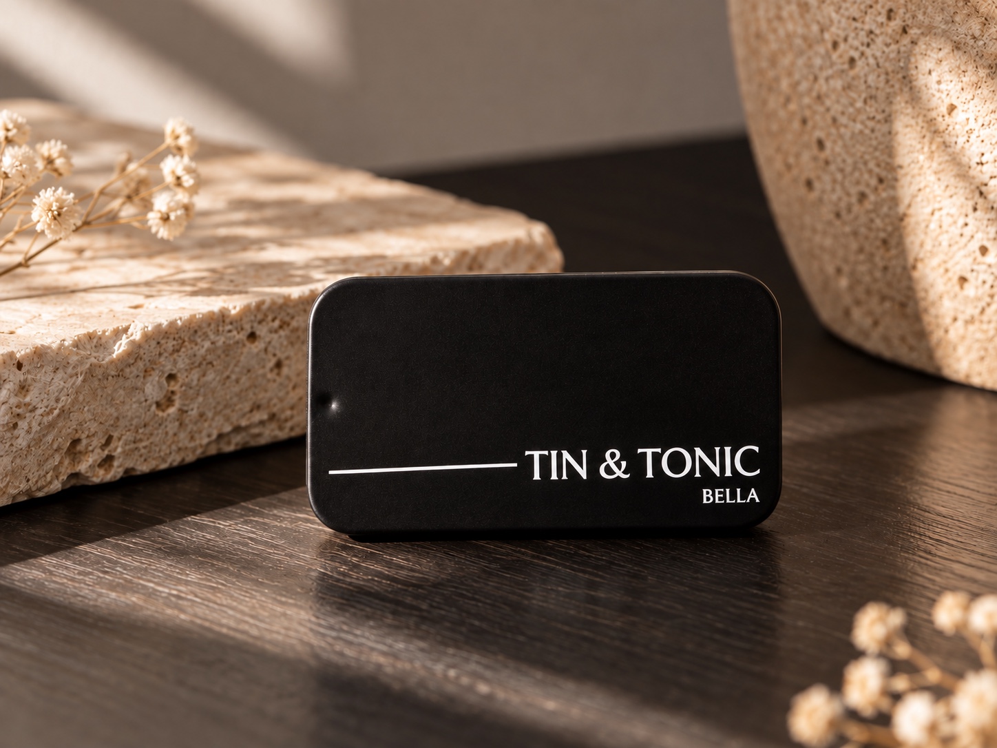 Apply Tin & Tonic solid perfume